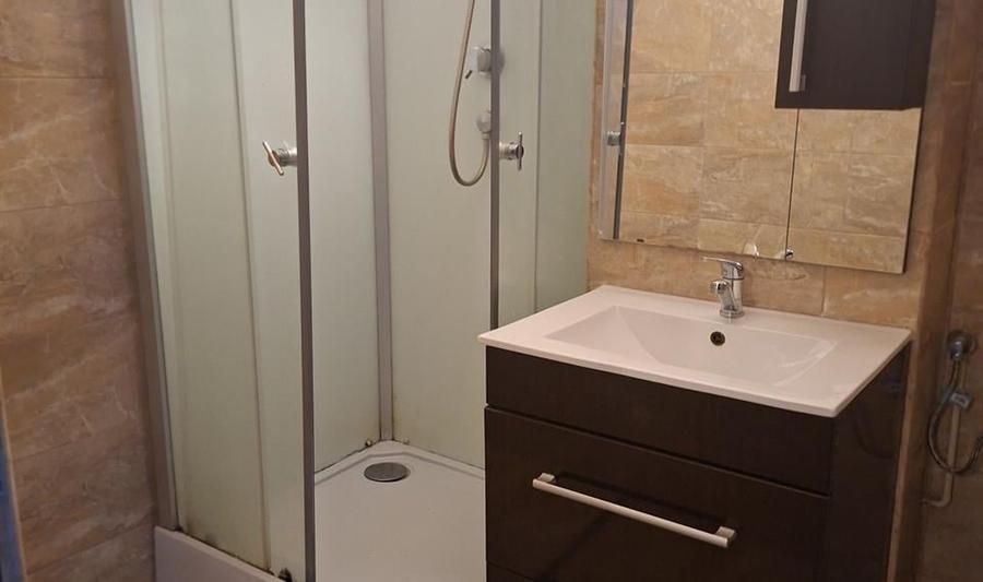 Apartament cu 3 camere decomandat în Dristor