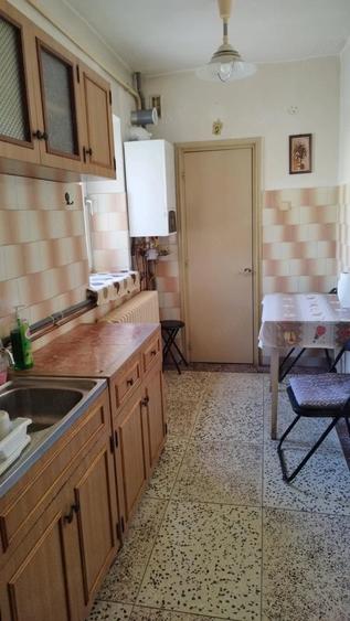 Garsonieră decomandată în Calea București