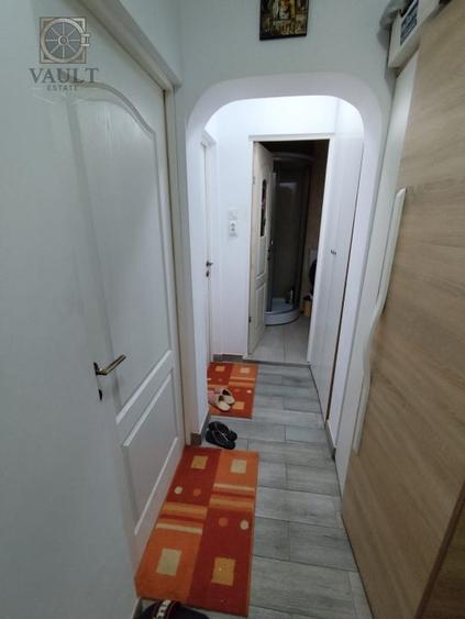 Apartament cu 4 camere semidecomandat, mobilat în Rahova