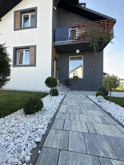 Casă cu 3 camere în Geamăna