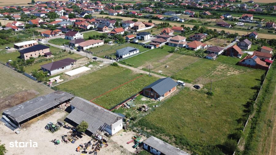 Teren de 741 mp, în Vetiș