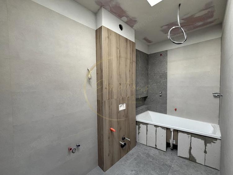 Apartament cu 4 camere decomandat în Giroc