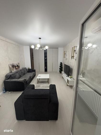 Proprietar ,Central Adress Rezidence , - 8