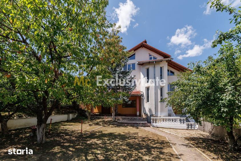 Casă cu 10 camere cu Teren 719 Mp în Mărășești