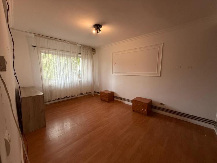 Apartament cu 3 camere decomandat, mobilat în Lipovei — fotografia 3