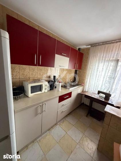 Apartament cu 2 camere semidecomandat, mobilat în Prundu