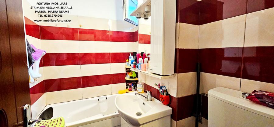 Apartament cu 3 camere semidecomandat, mobilat în Dărmănești