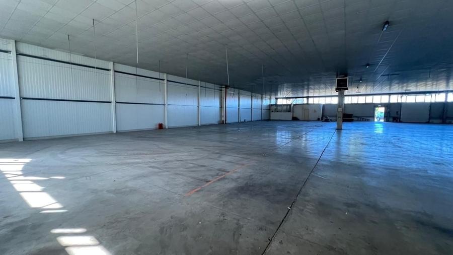 Spațiu comercial, de 1,400 mp, în Aeroport