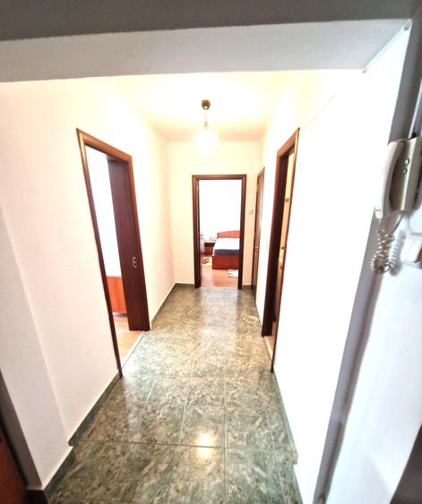 Apartament cu 2 camere decomandat în Drumul Taberei