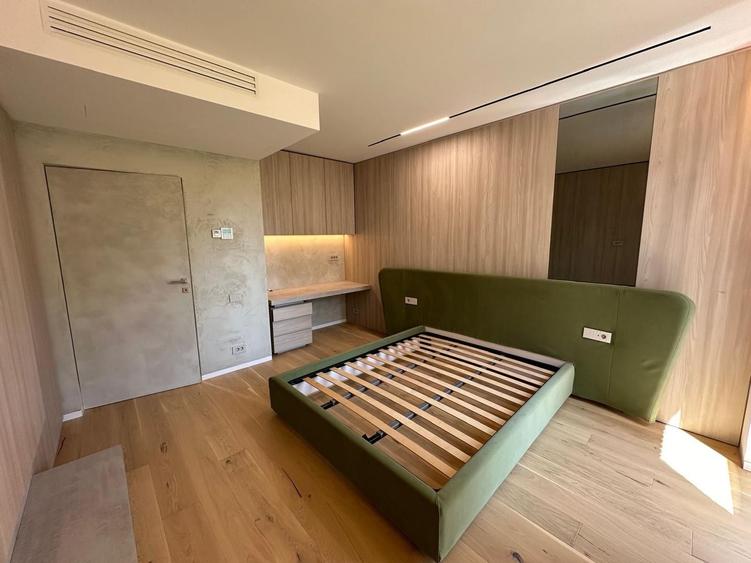 Apartament cu 4 camere decomandat, mobilat în Aviatorilor