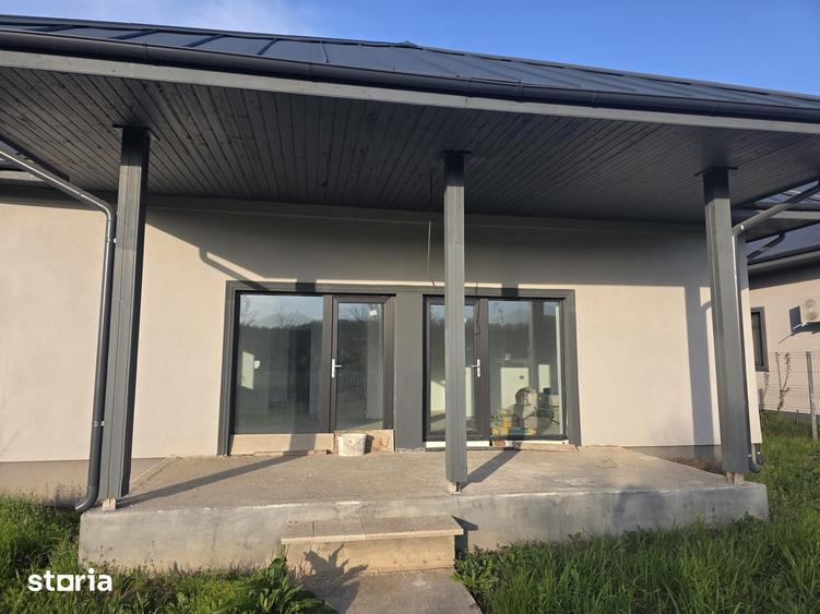 Casă cu 5 camere cu Teren 500 Mp în Snagov