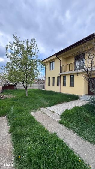 Casă cu 5 camere cu Teren 450 Mp în Central