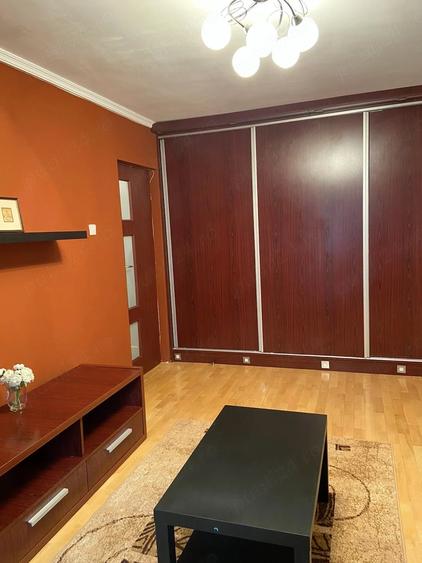 Apartament cu 2 camere decomandat în Crângași