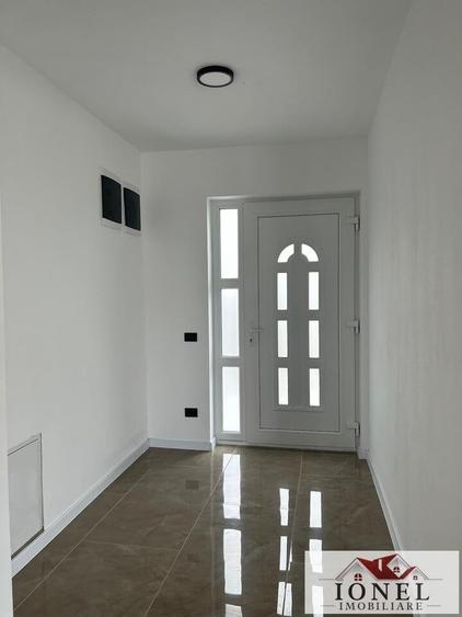 Casă individuală cu 3 camere cu Teren 373 Mp în Micești