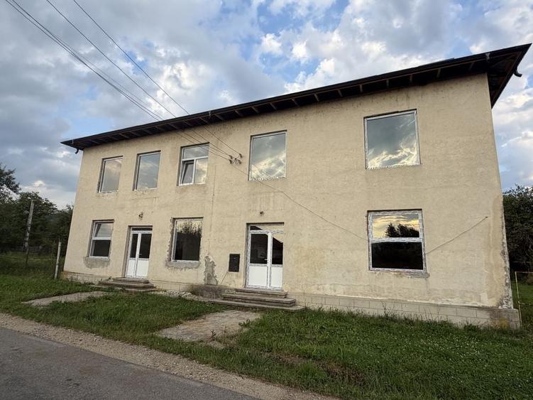 Spațiu comercial, în Mihăești