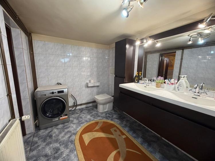Casă individuală cu 5 camere cu Canalizare în Bucureștii Noi