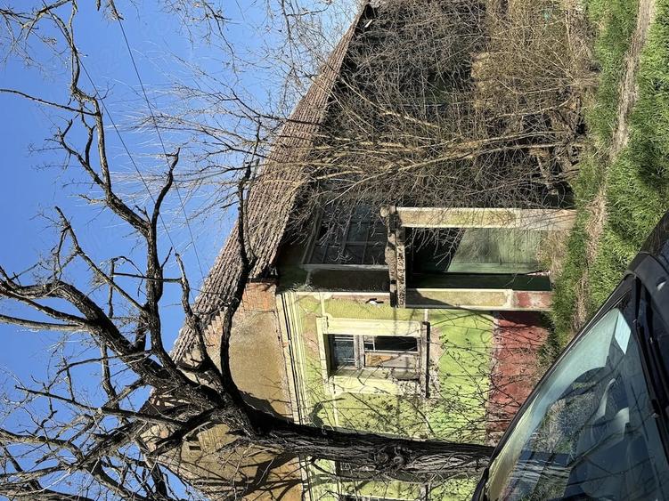 Casă cu Teren 900 Mp în Bicaci