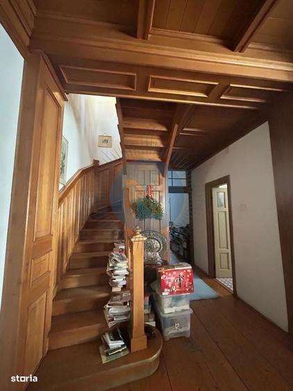 Casă cu 4 camere cu Teren 275 Mp în Barbu Văcărescu