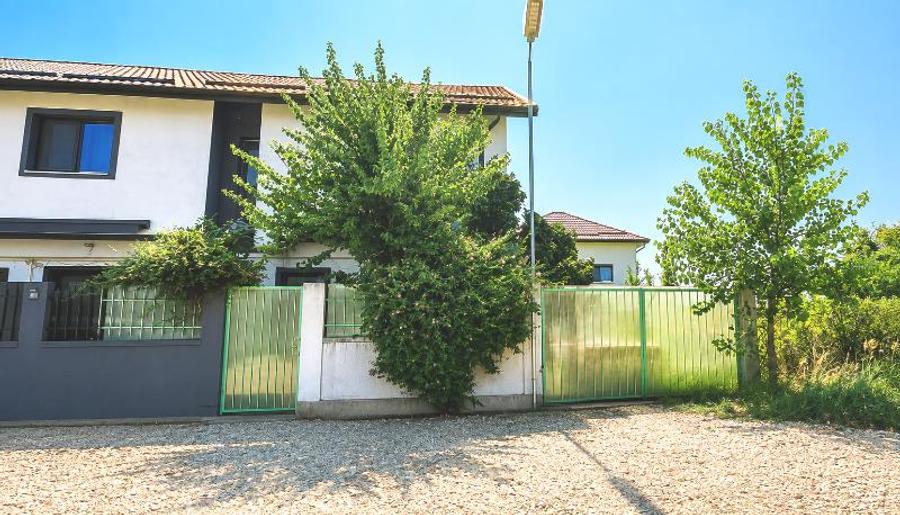 Casă cu 4 camere cu Teren 200 Mp în Prelungirea Ghencea