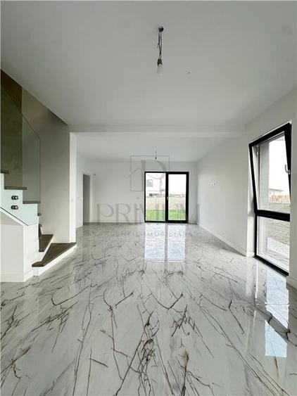Duplex cu 4 camere cu Canalizare în Giroc