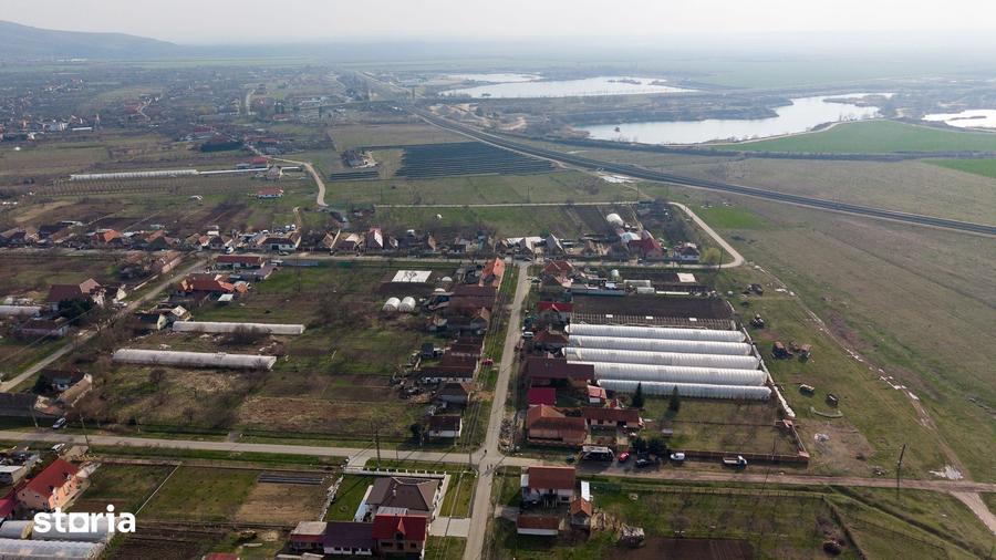 Casă cu 2 camere cu Teren 1570 Mp în Ghioroc