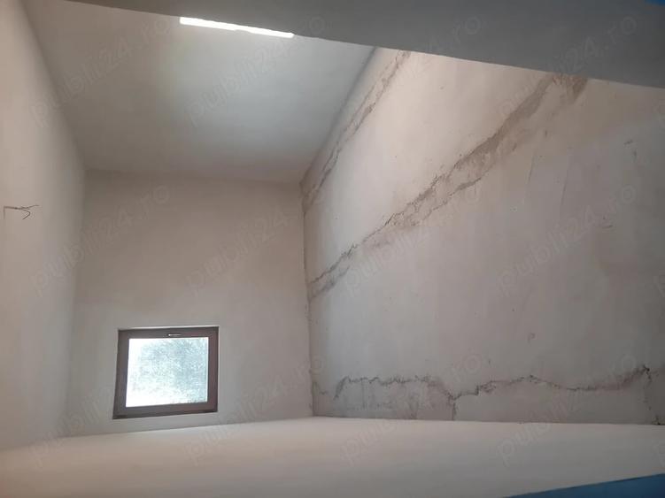 Casă cu Teren 680 Mp în Lucieni