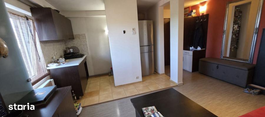 Apartament cu 2 camere decomandat în Est