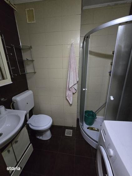 Inchiriez apartament 3 camere - 5