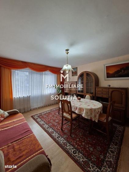Apartament cu 4 camere decomandat în Central