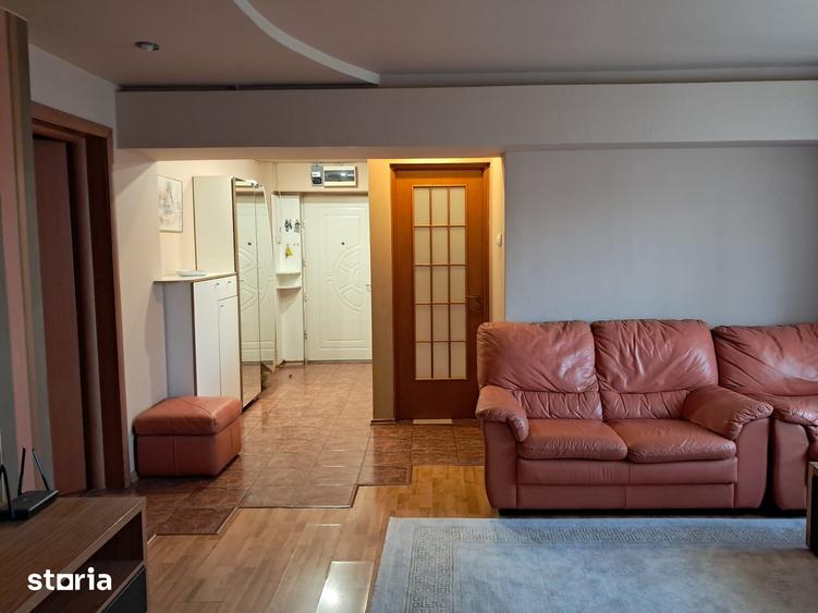 Apartament cu 4 camere în Republicii