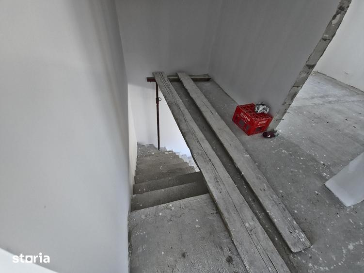 Casă cu 5 camere cu Teren 210 Mp în Valu lui Traian