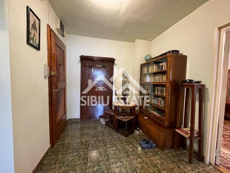 Apartament cu 2 camere decomandat, mobilat în Calea Dumbrăvii
