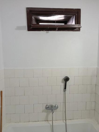 Apartament cu 2 camere decomandat în Tractorul