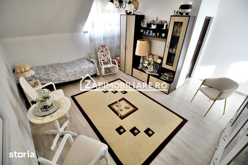 Casă cu 8 camere cu Teren 1100 Mp în Sântana de Mureș