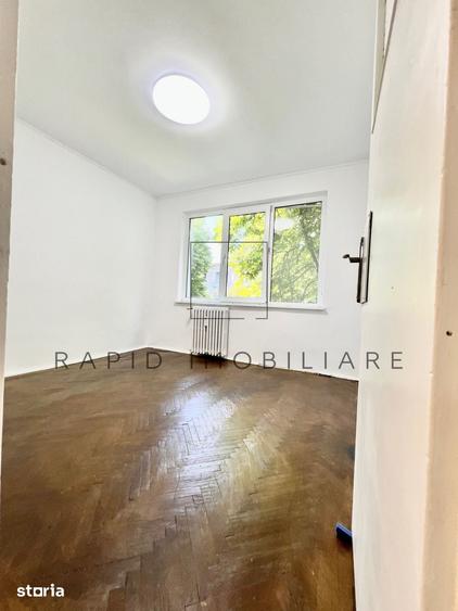 Apartament cu 3 camere semidecomandat în Port