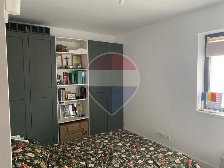 Apartament cu 3 camere semidecomandat, mobilat în Pipera