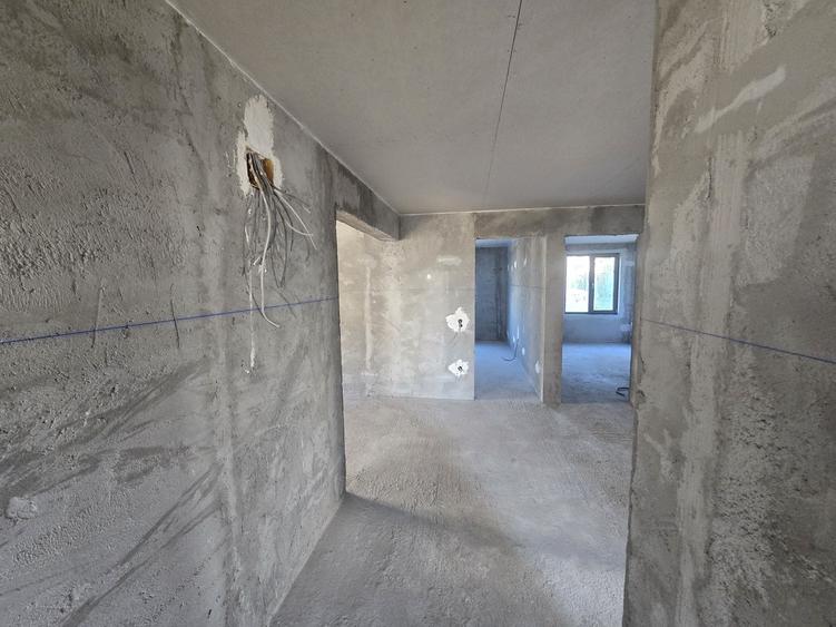 Casă cu 4 camere cu Teren 650 Mp în Vânători