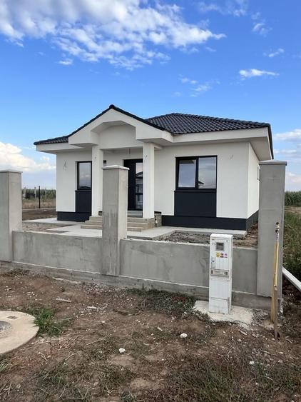 Casă cu 3 camere în Sântandrei