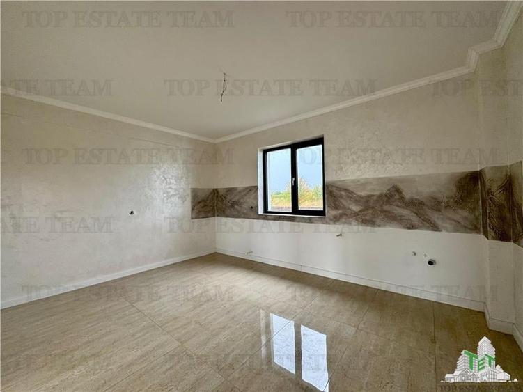 Casă individuală cu 5 camere cu Teren 483 Mp în Gulia