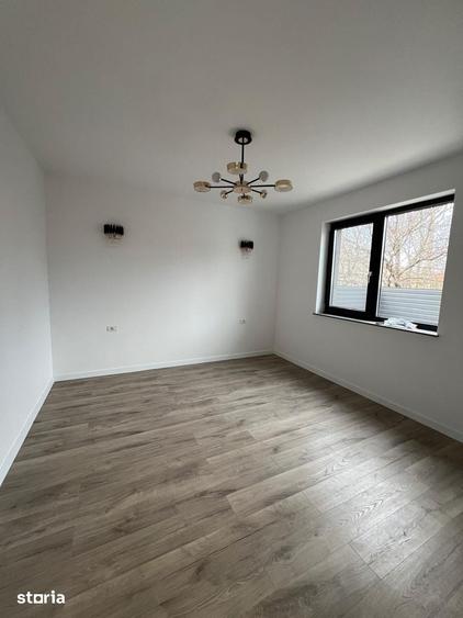 Casă cu 4 camere cu Teren 350 Mp în Central