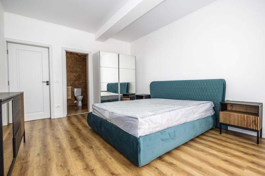 Apartament cu 3 camere decomandat, mobilat în Central