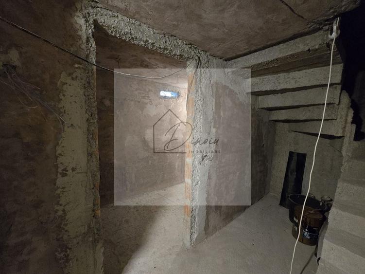 Casă individuală cu 3 camere cu Canalizare în Central