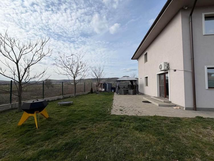 Casă individuală cu 4 camere cu Canalizare în Apahida