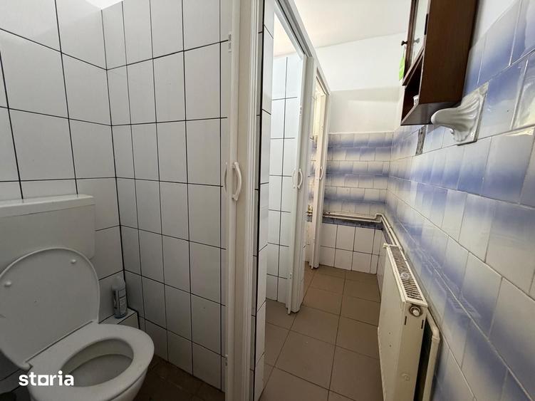 Casă cu 9 camere cu Teren 1500 Mp în Odăi