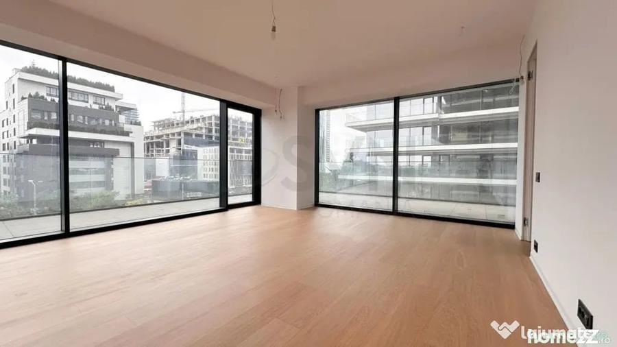 Apartament cu 4 camere semidecomandat în Floreasca