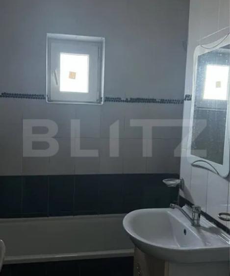 Apartament cu 2 camere decomandat în Nicolina
