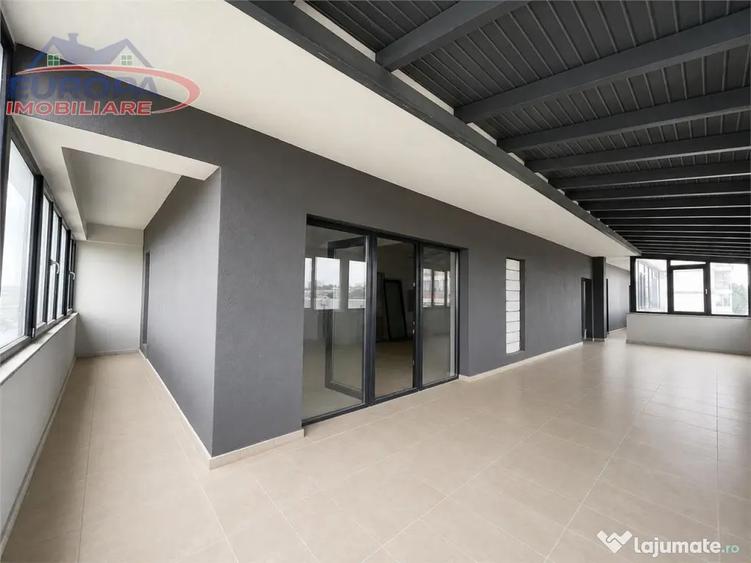 Apartament cu 4 camere decomandat în C5