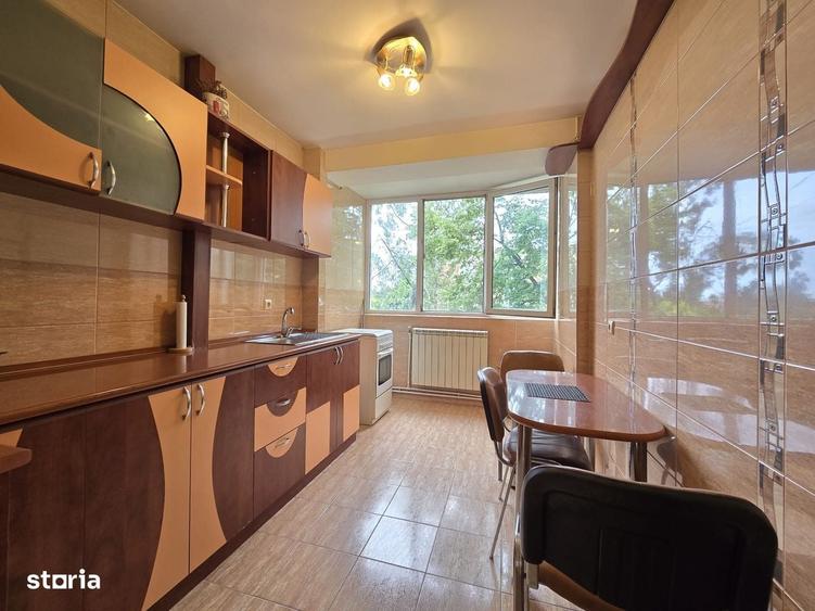 Apartament cu 3 camere decomandat în Faleză