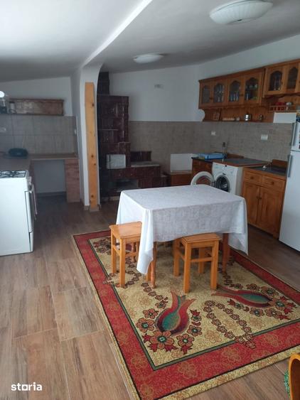 Casă cu 3 camere cu Teren 900 Mp în Bârsești