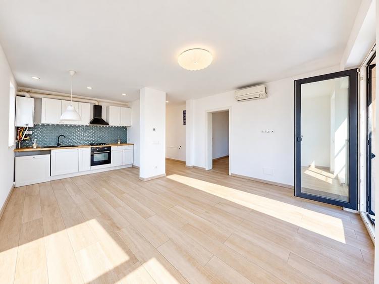 Apartament cu 3 camere decomandat în Sud-Est